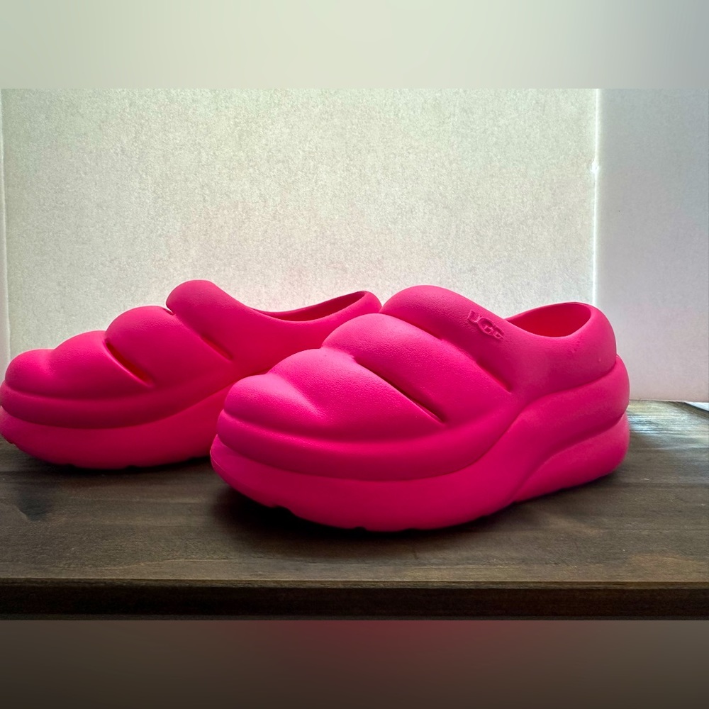 *NWT* Pink Barbie UGG Sport Yeah Clog